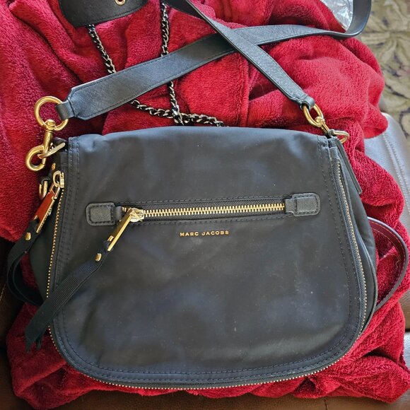 Marc Jacobs Preppy Nylon Flap-Over Crossbody – Black with Leather Strap - Picture 2 of 9